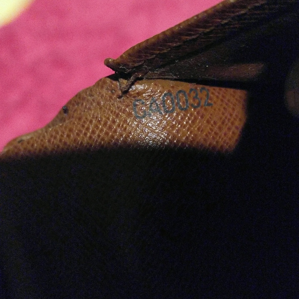 Louis Vuitton Viennois Bifold Wallet - Picture 8 of 8